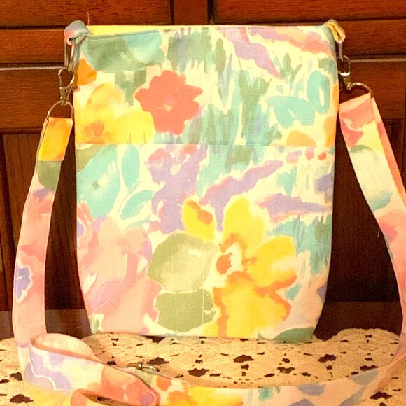 Handmade Aqua Floral Cotton Crossbody Bag with Lining and Zippered Closure - Picture 2 of 10